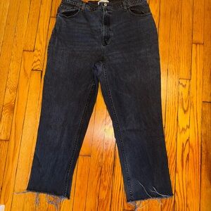 Abercrombie & Fitch
The 90s Straight Ultra High Rise